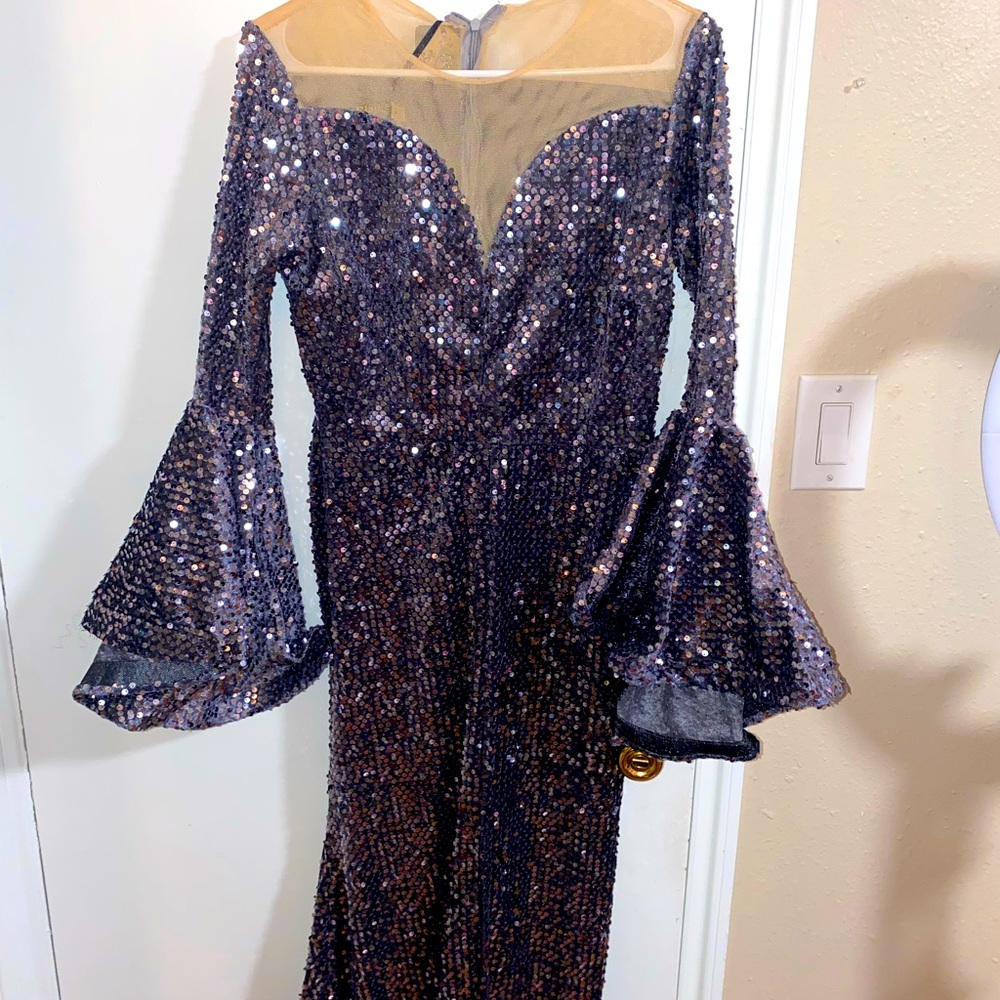 Wedding guests’ dress